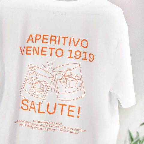 T-Shirt 'Sunday Aperitivo Club' - Backprint mit zwei Gläsern