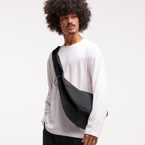 Moon Bag Ruffle 'Black' – Monochrome Edition