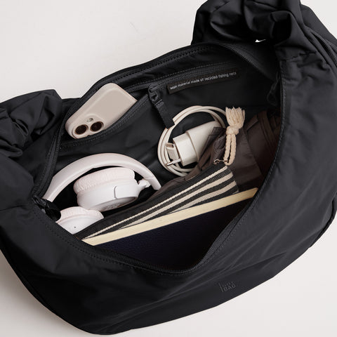 Moon Bag Ruffle 'Black' – Monochrome Edition