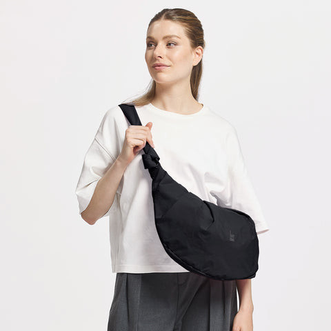 Pleat Moon Bag Large 'Black' – Monochrome Edition GOT BAG