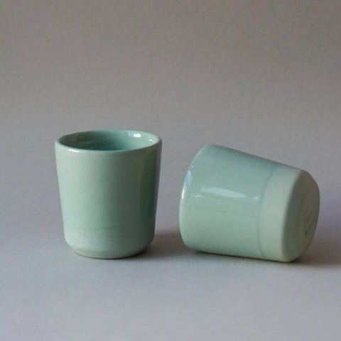 Cortado-Becher 'Lys' – Light Green indre Ceramics