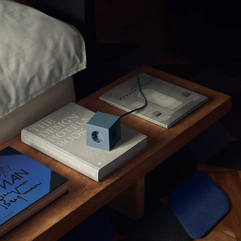 Steckdose 'Square 1' – Shark Blue (mit Kabel) Avolt