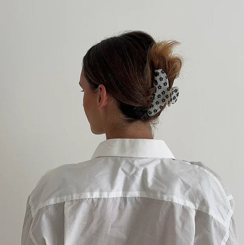 Haarklammer 'Matilda' – black flower Jona the Label