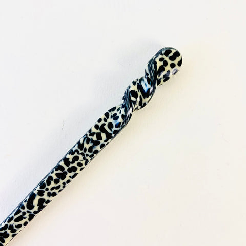 Jona Hairpin 'Twisted' poppy seeds / LIEBS.CO
