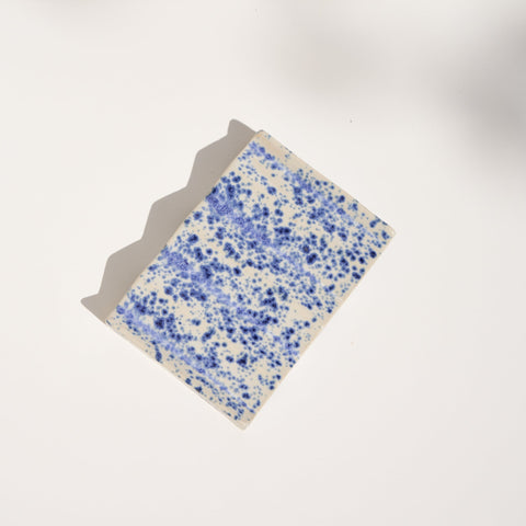 Seifenschale 'Rocky M' – blue splatterware/Blau gesprenkelt OBAstudios