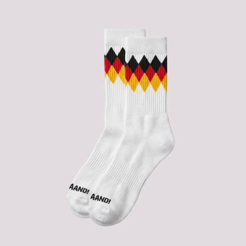 Socken mit den Farben der deutschen Flagge als Motiv
