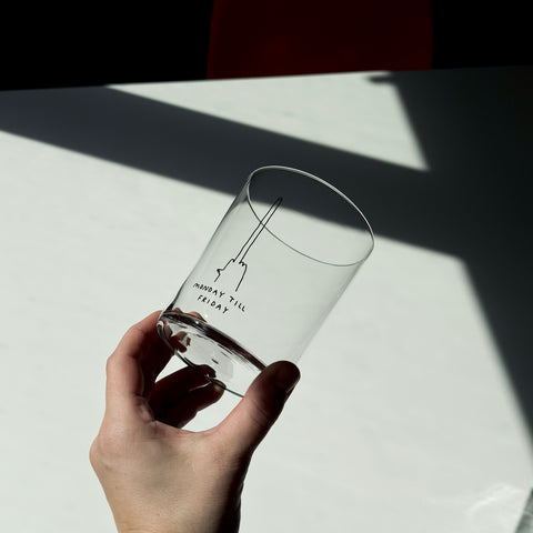 Glas 'Monday Till Friday' – 500ml Yahya Studio