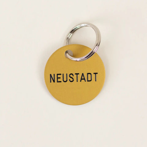 Schlüsselanhänger 'Neustadt' gold Familie von Quast