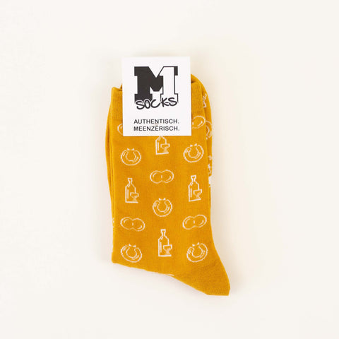 Socken 'Weck, Worscht & Woi' – gold M1 Streetwear