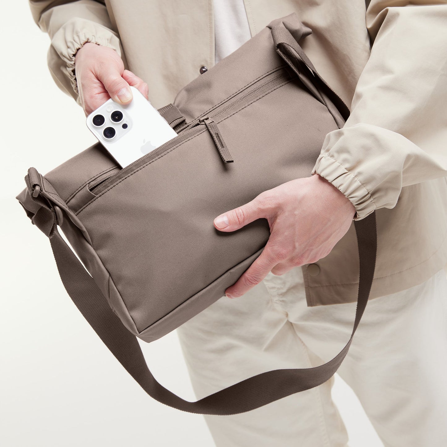 Messenger Bag 'Oyster' – Monochrome Edition GOT BAG
