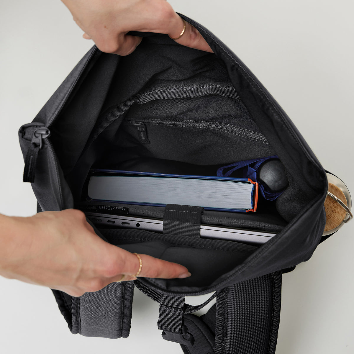 RollTop Easy Small 'Black' GOT BAG