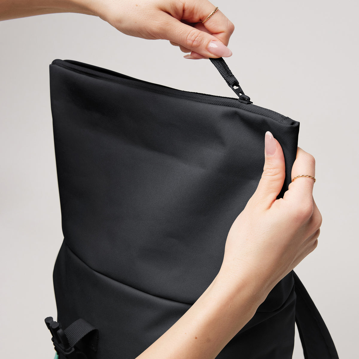 RollTop Easy Small 'Black' GOT BAG