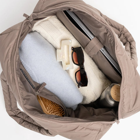 Wavy Puffer Everyday Bag 'Oyster' – Monochrome Edition GOT BAG