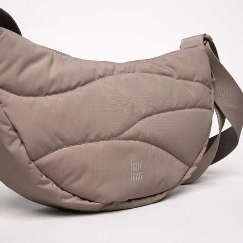 Wavy Puffer Moon Bag 'Oyster' – Monochrome Edition GOT BAG