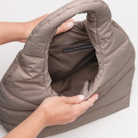 Wavy Puffer Shoulder Bag 'Oyster' – Monochrome Edition GOT BAG