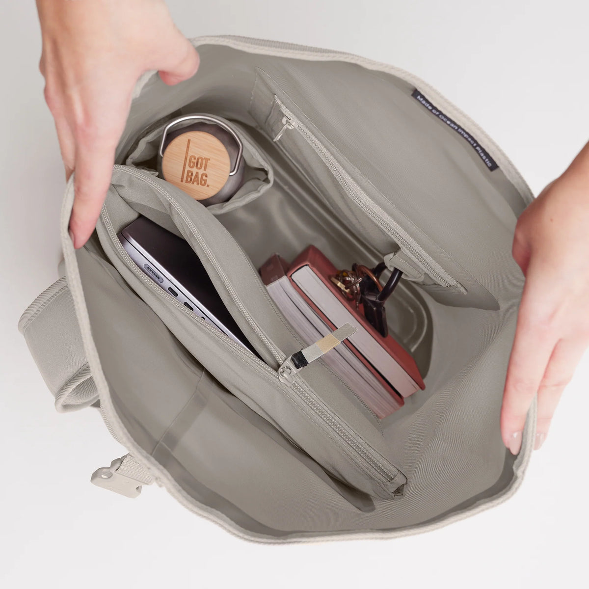 RollTop 2.0 'Clam' – Monochrome Edition GOT BAG