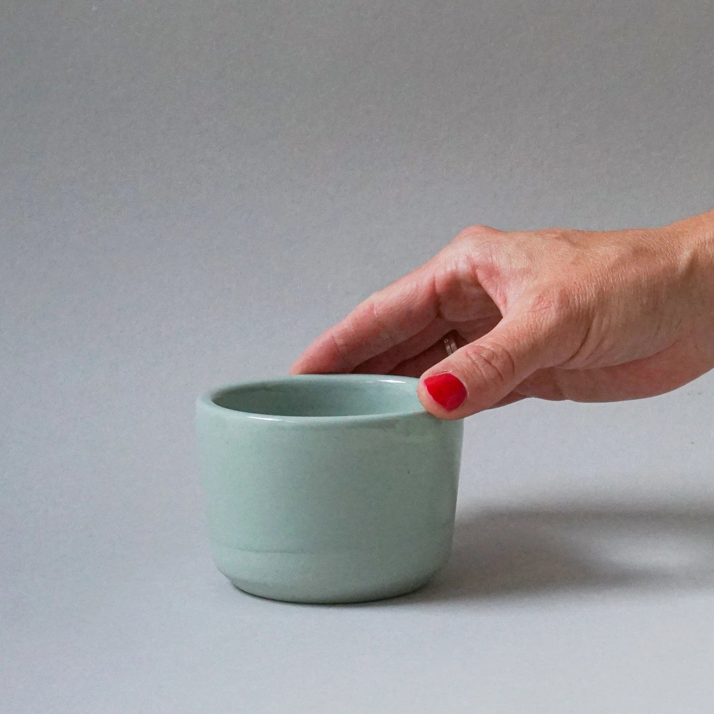 Cappuccino-Becher 'Lys' – Light Green indre Ceramics
