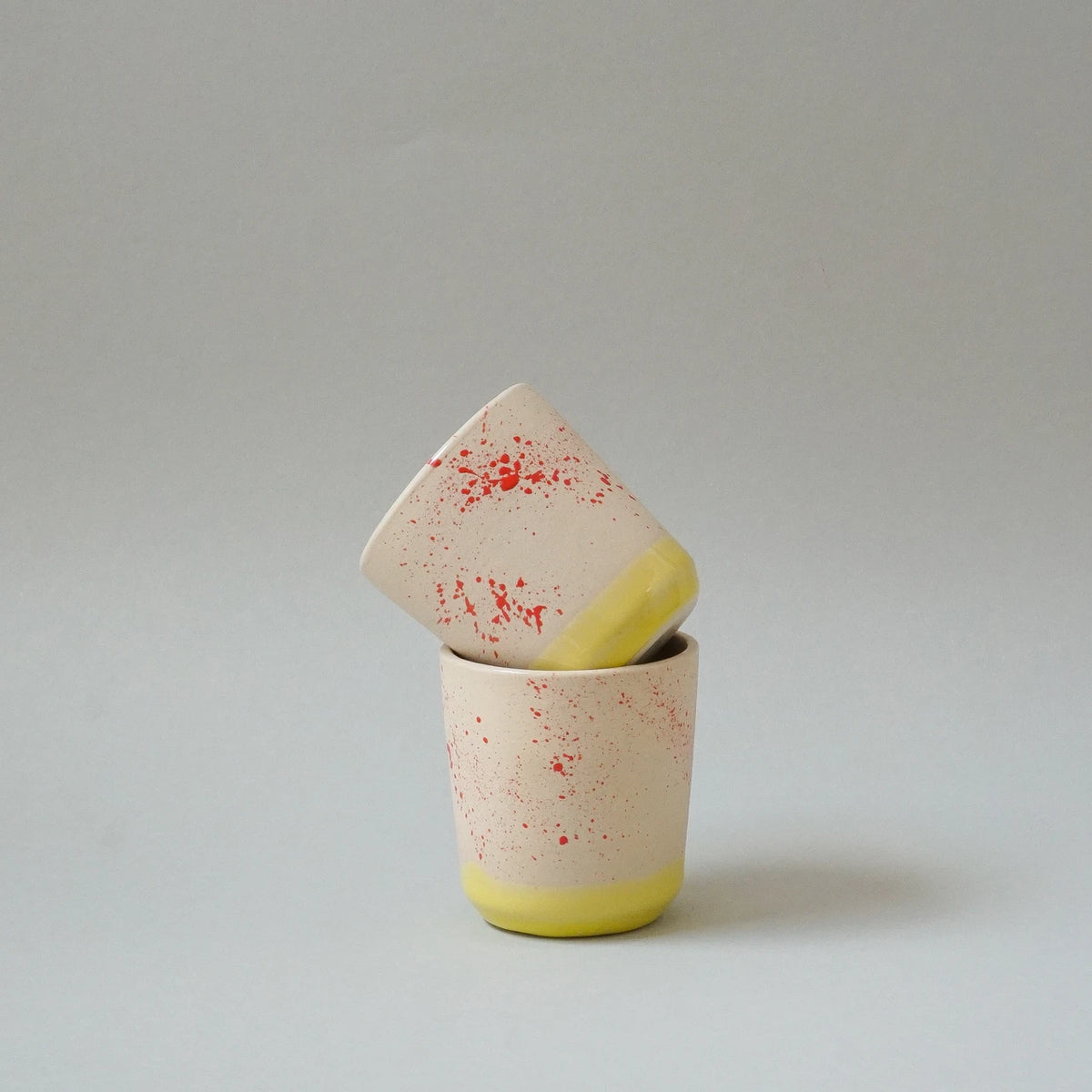 Cortado-Becher 'Lys' – Poppy Splash indre Ceramics