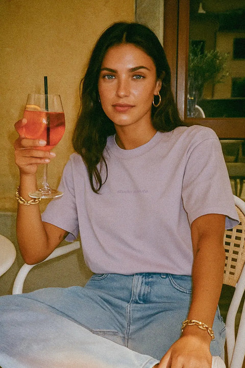 T-Shirt 'Studio Salute' – lavendel Larrys Fashion