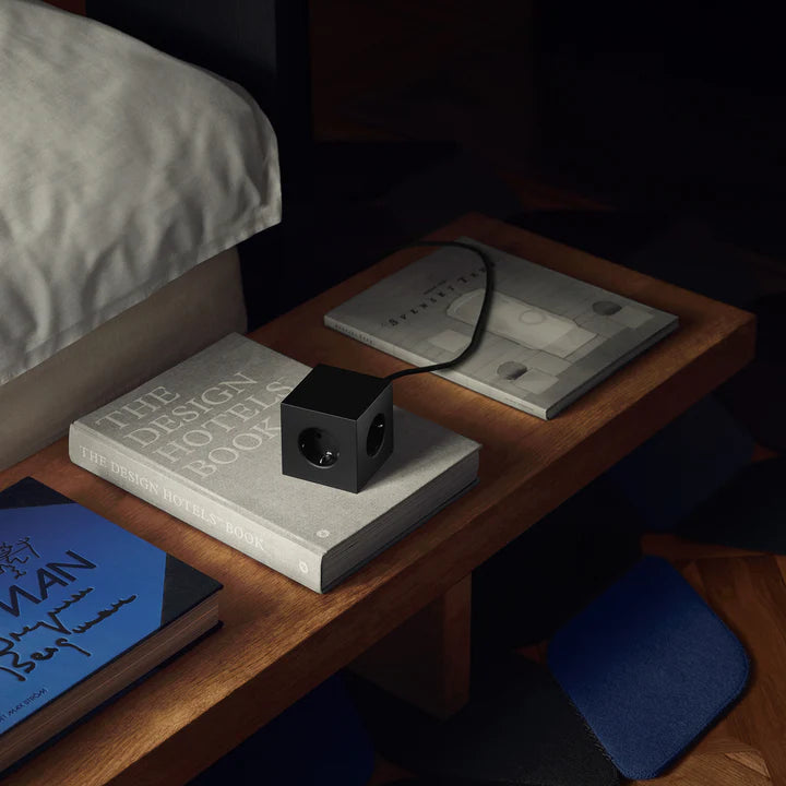 Steckdose 'Square 1' – Stockholm Black (mit Kabel) Avolt