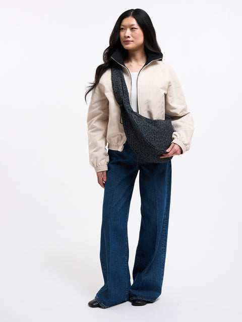 Moon Bag Ruffle 'Cat Shark Black' – Monochrome Edition