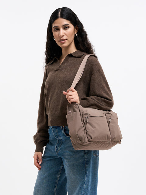 Pocket Sling Bag 'Oyster' – Monochrome Edition