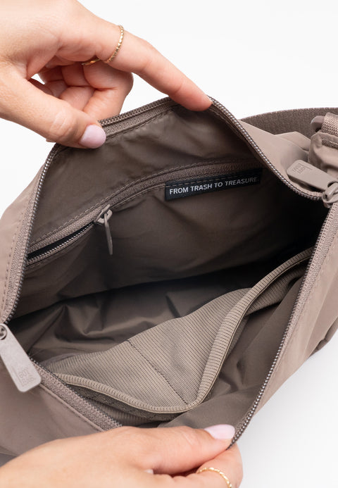 Pocket Sling Bag 'Oyster' – Monochrome Edition