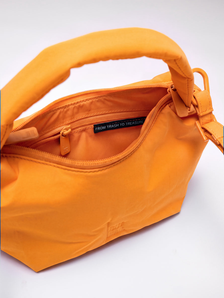 Cloud Bead Bag 'Clownfish' – Monochrome Edition GOT BAG