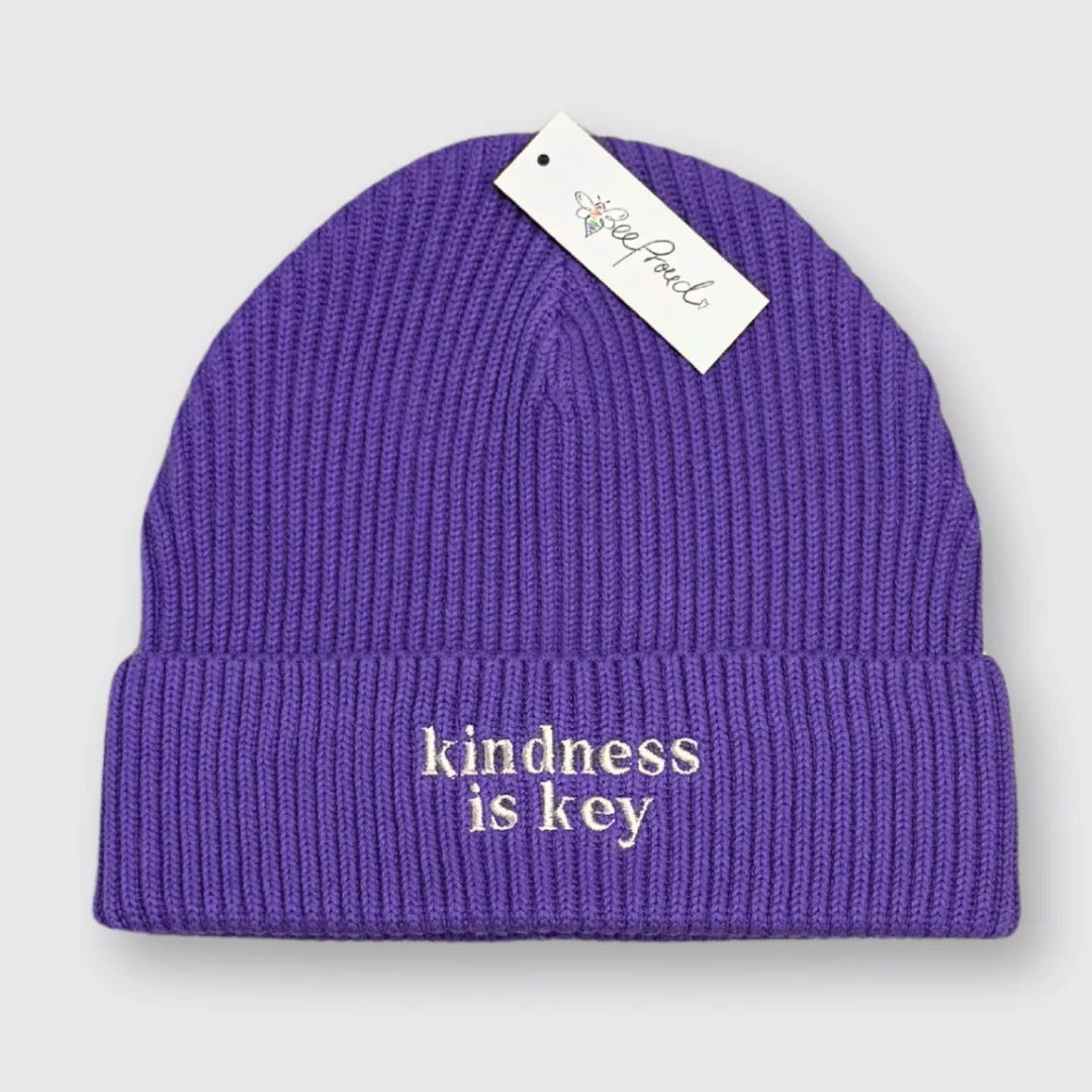 Beanie 'Kindness is Key' – lila Bee Proud