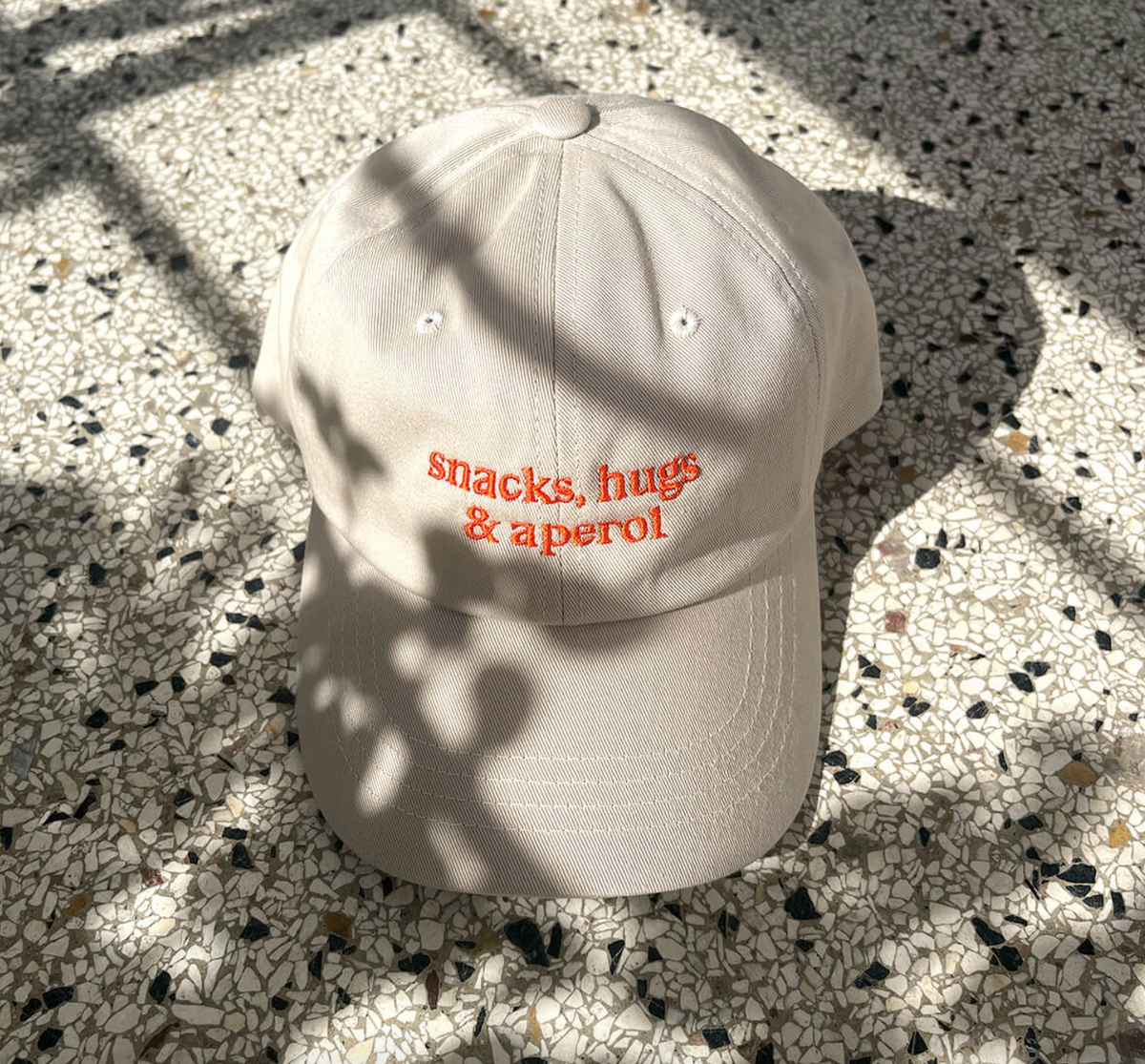 Cap 'Snacks Hugs & Aperol' Viel Spass Studio