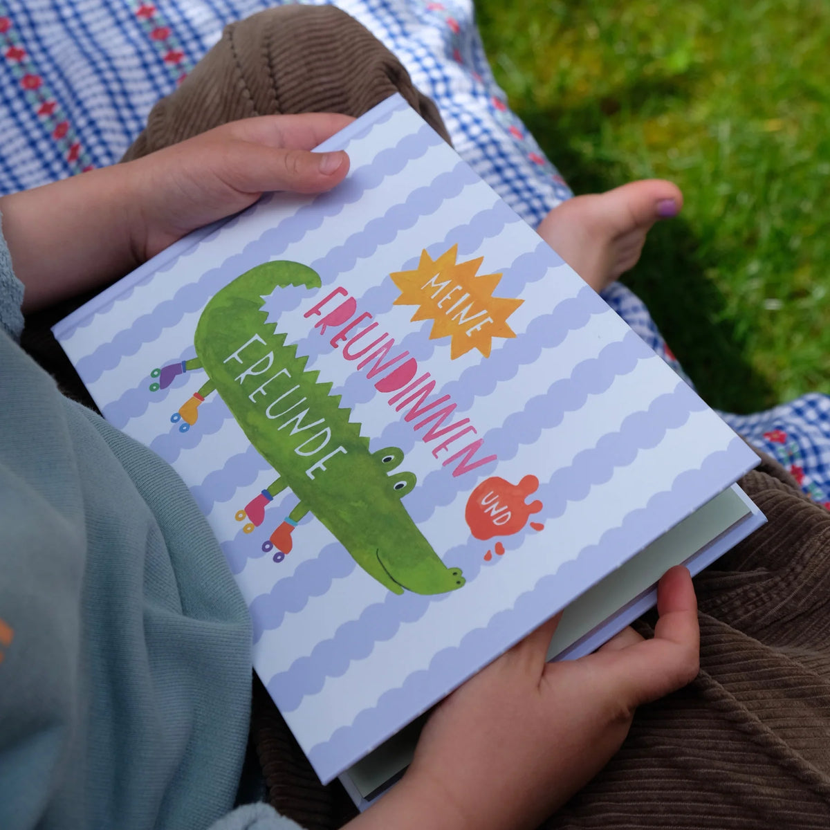 Hardcover Freundebuch 'Meine Freundinnen und Freunde' – Krokodil Frau Ottilie