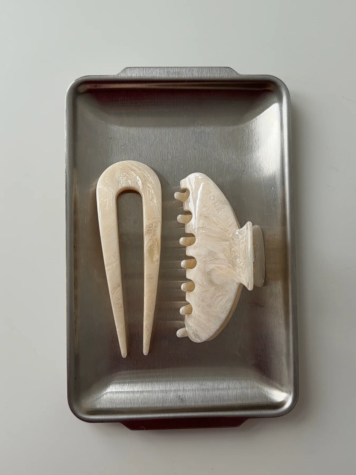 Hairpin 'U-Shape' – cream marble