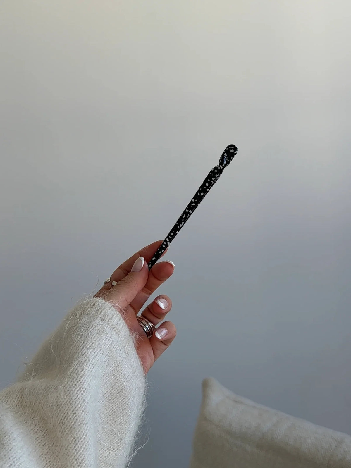 Hairpin 'Twisted' – black sesame