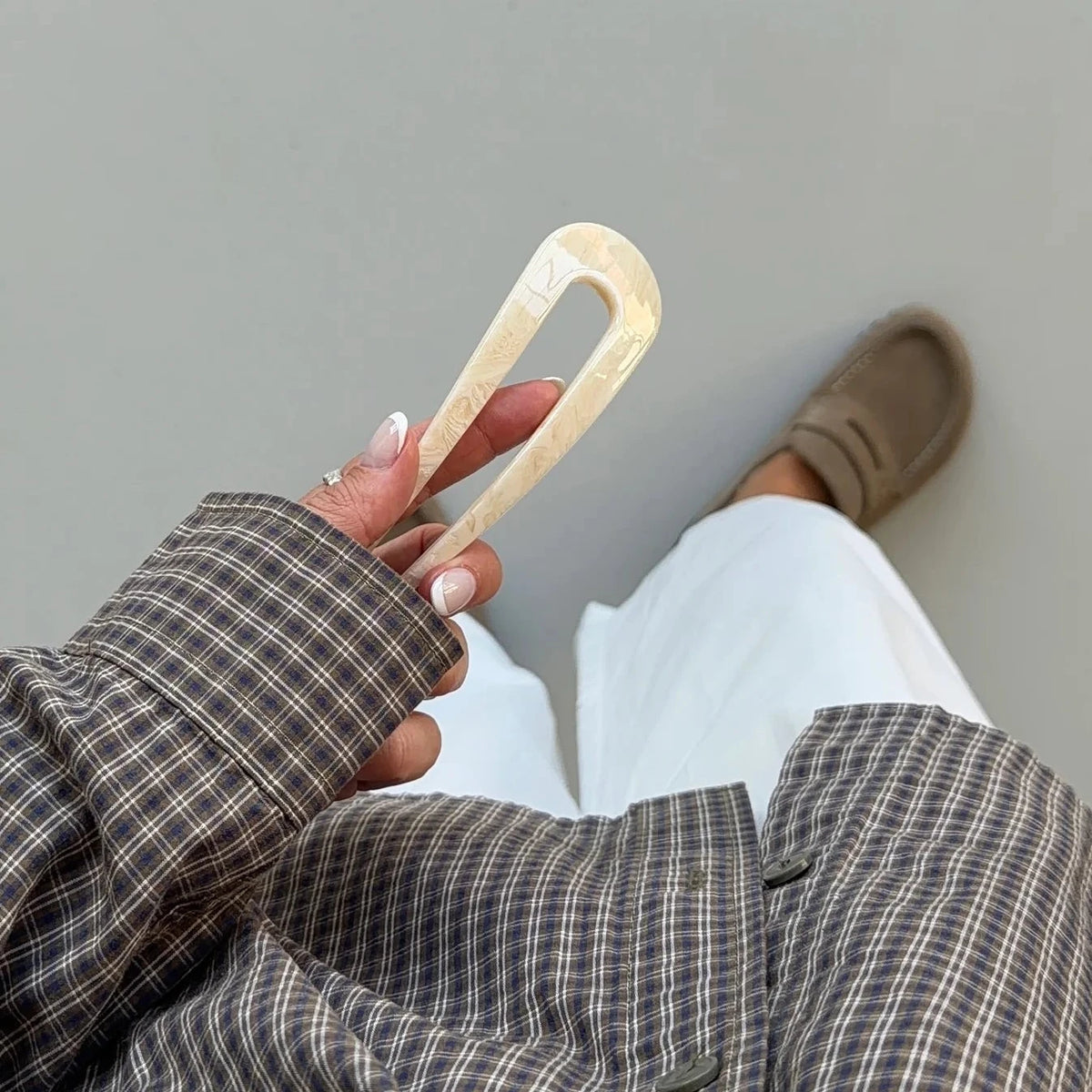 Hairpin 'U-Shape' – cream marble Jona the Label