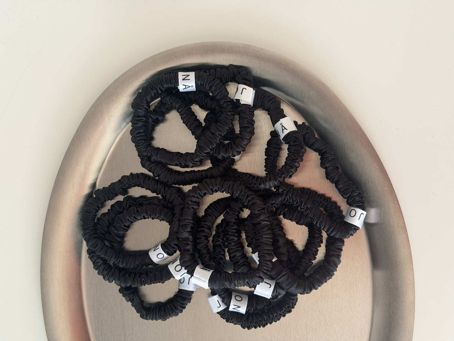 Scrunchie – Black Jona the Label