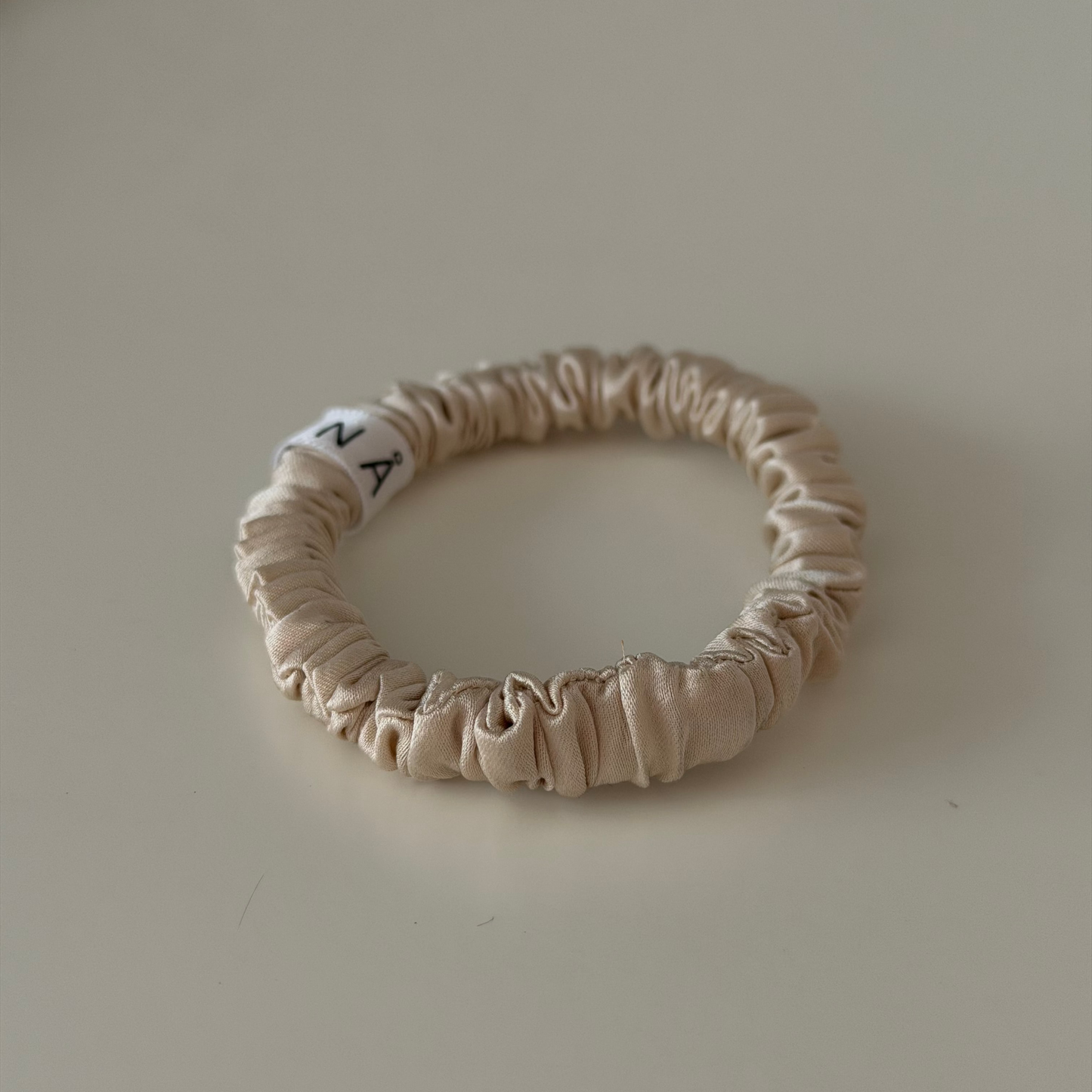 Scrunchie – Beige Jona the Label