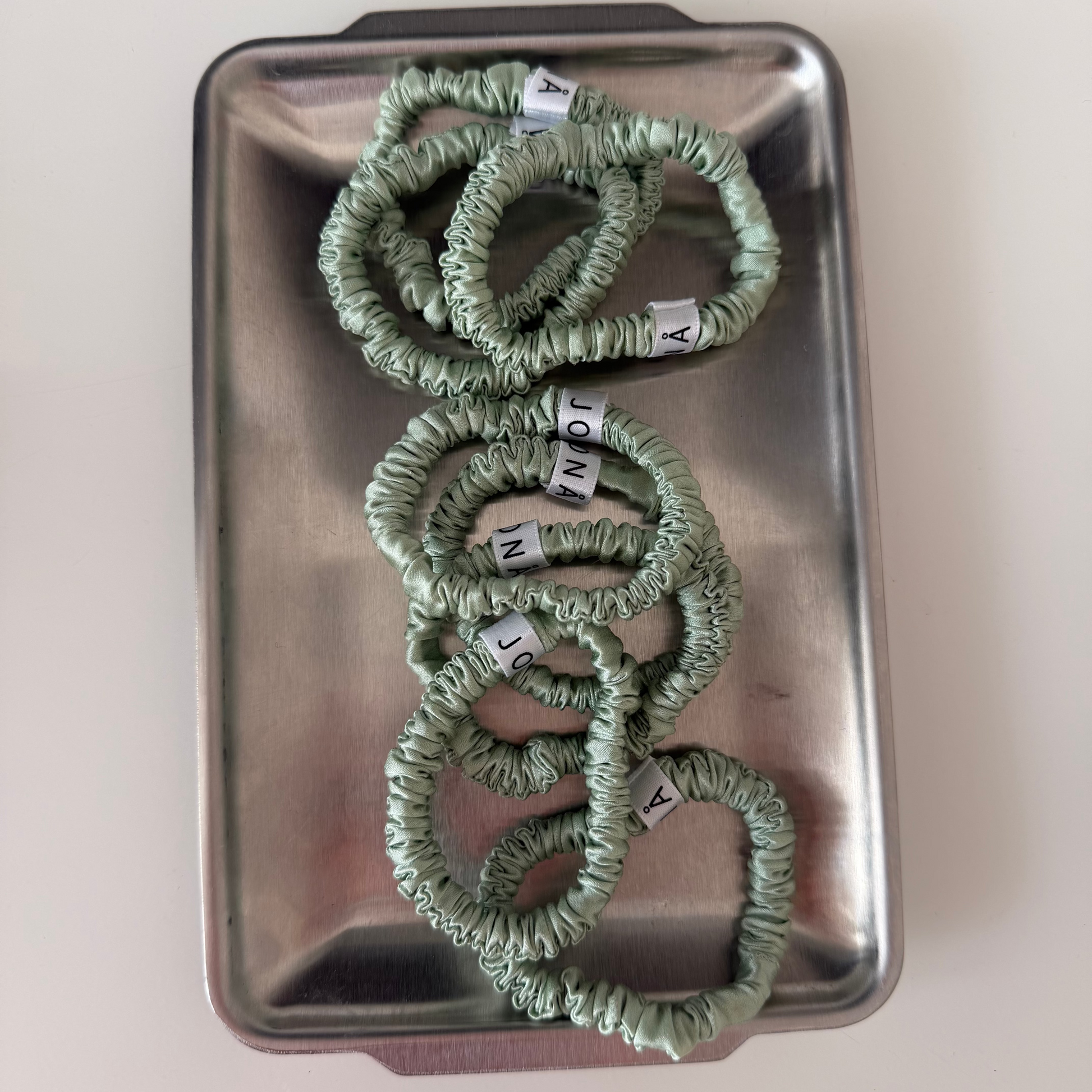 Scrunchie – Green Jona the Label