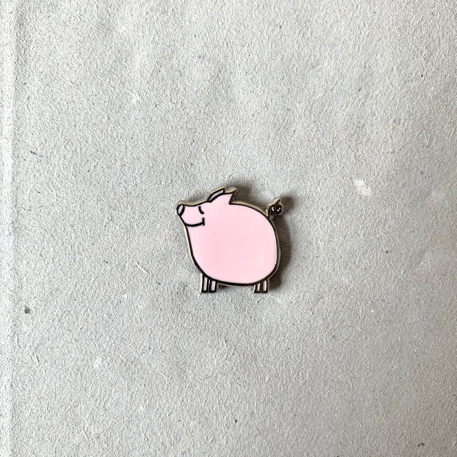 Emaille-Pin 'Schwein' jungwiealt