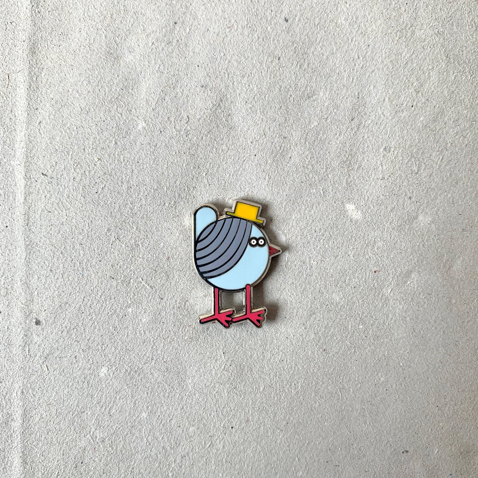 Emaille-Pin 'Vogel' jungwiealt