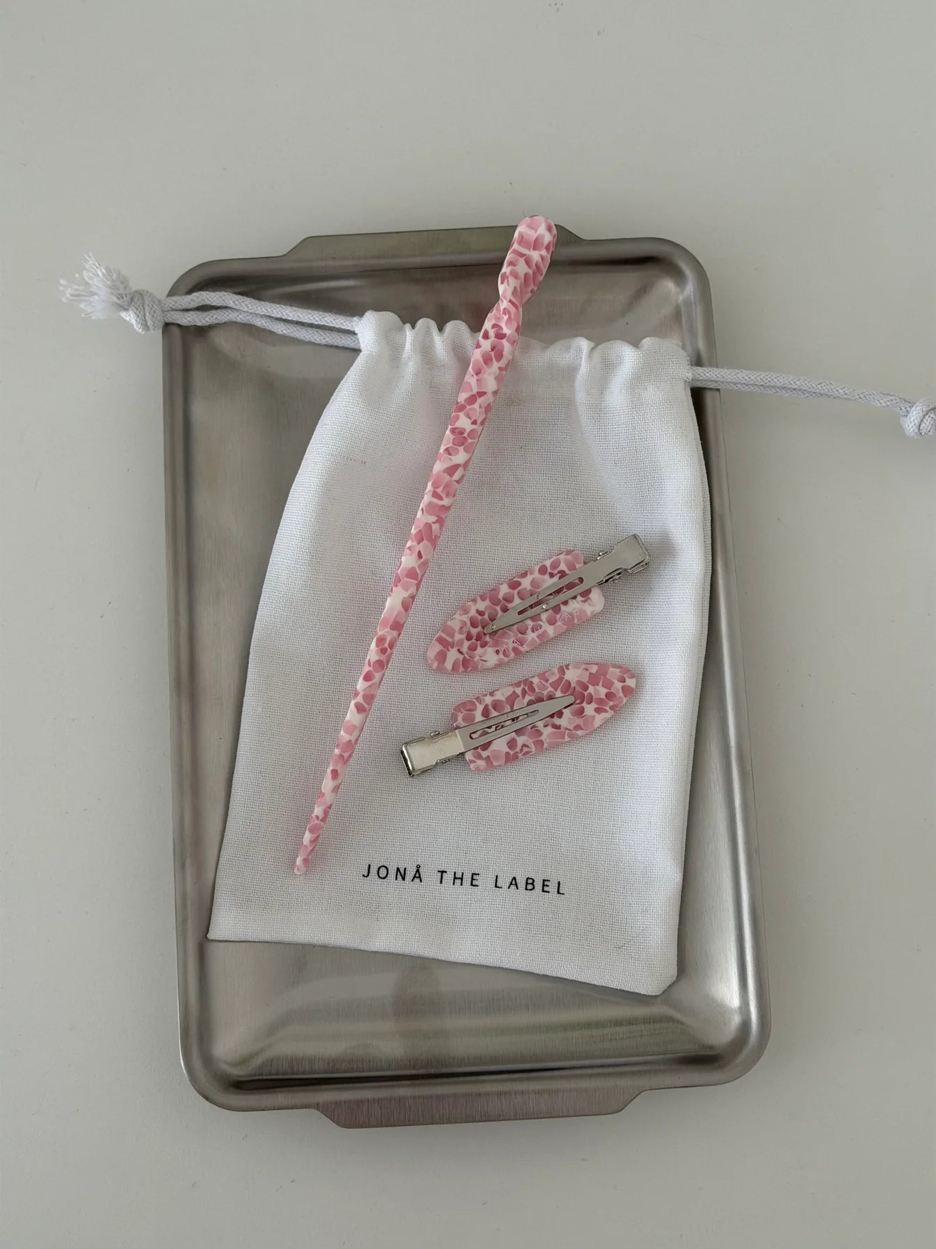 Hairpin 'Twisted' – blush dots Jona the Label