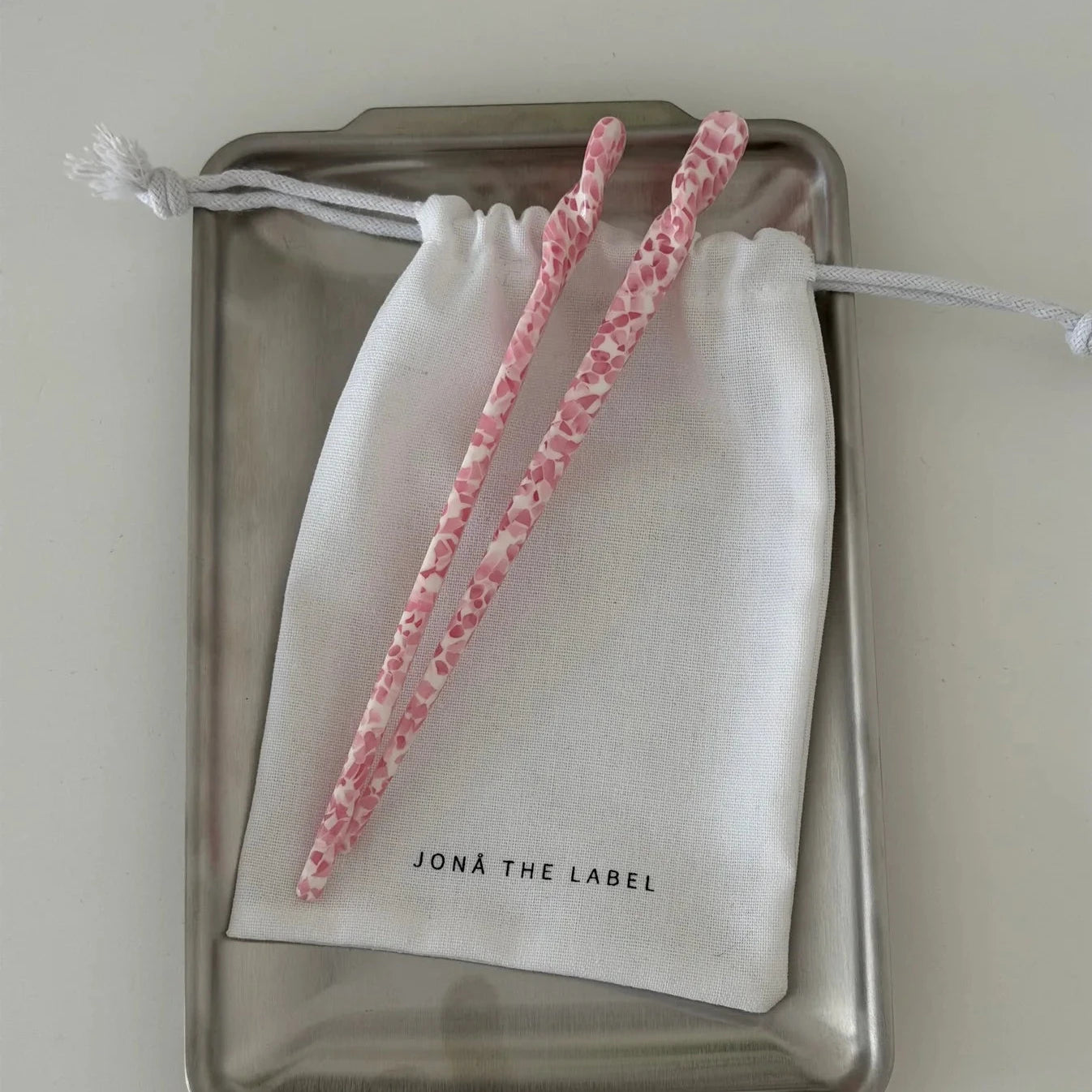 Hairpin 'Twisted' – blush dots Jona the Label