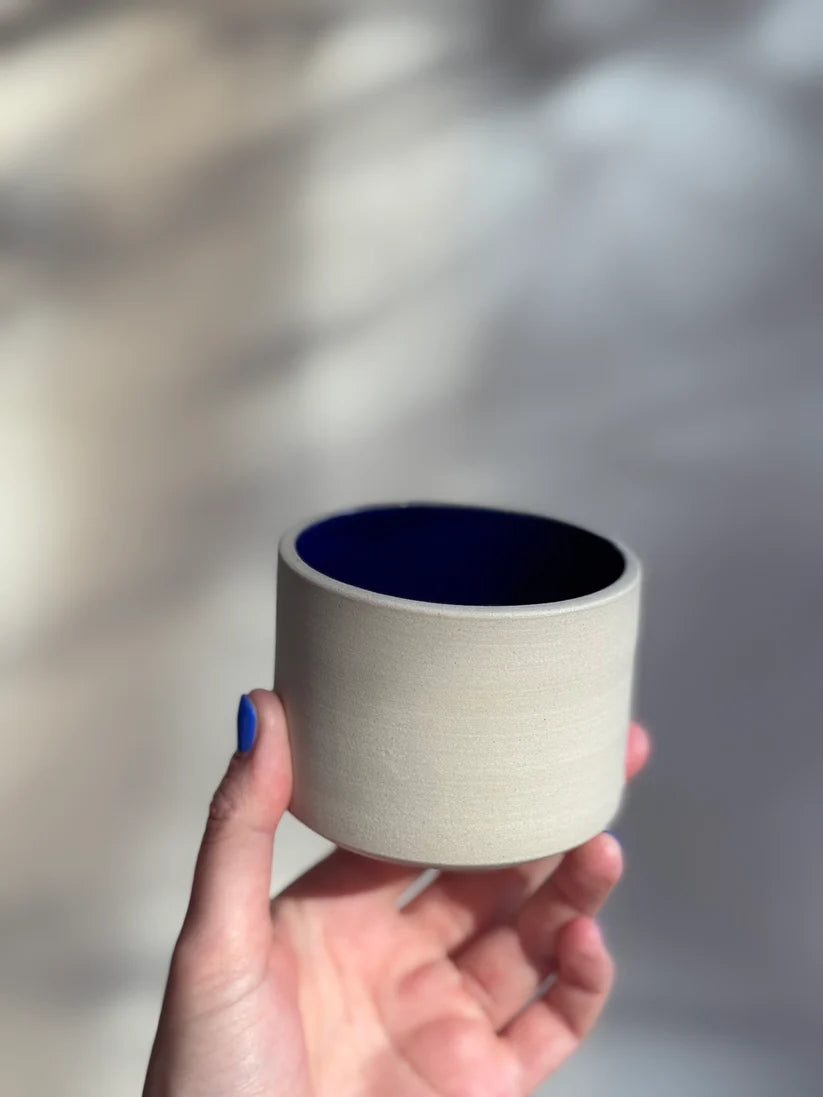 Becher 'Inu' – celestial blue Hallo Keramik