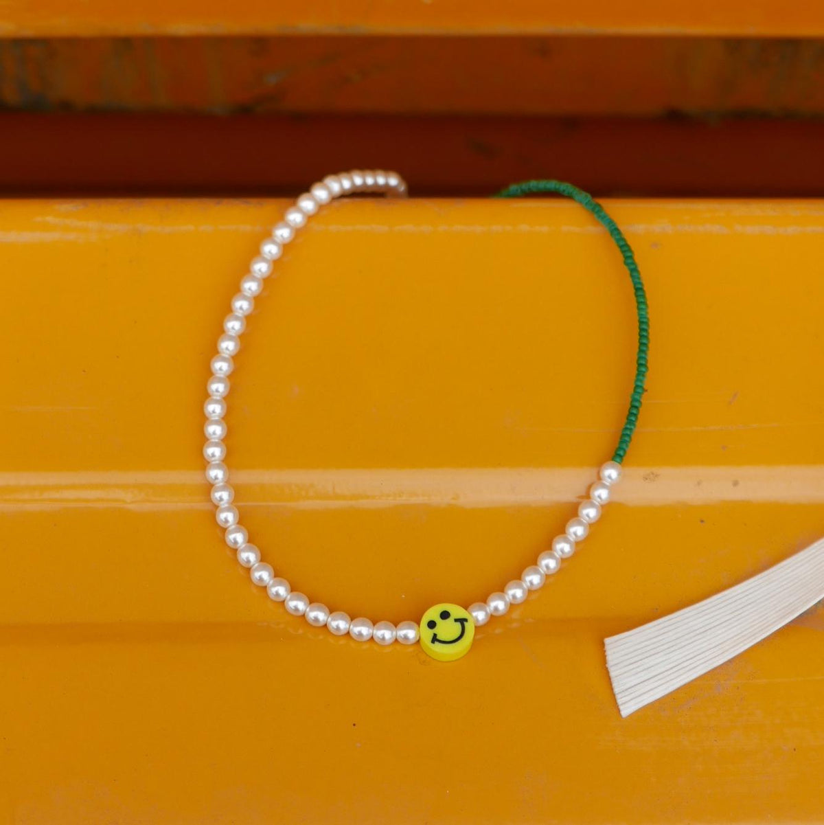 Smiley-Kette 'HeyHey' – dunkelgrün PinaPina