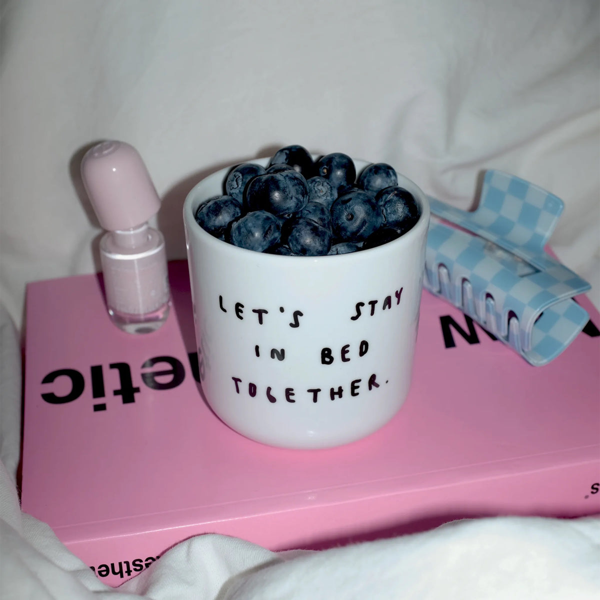 Porzellanbecher 'Let's Stay In Bed Together' Yahya Studio