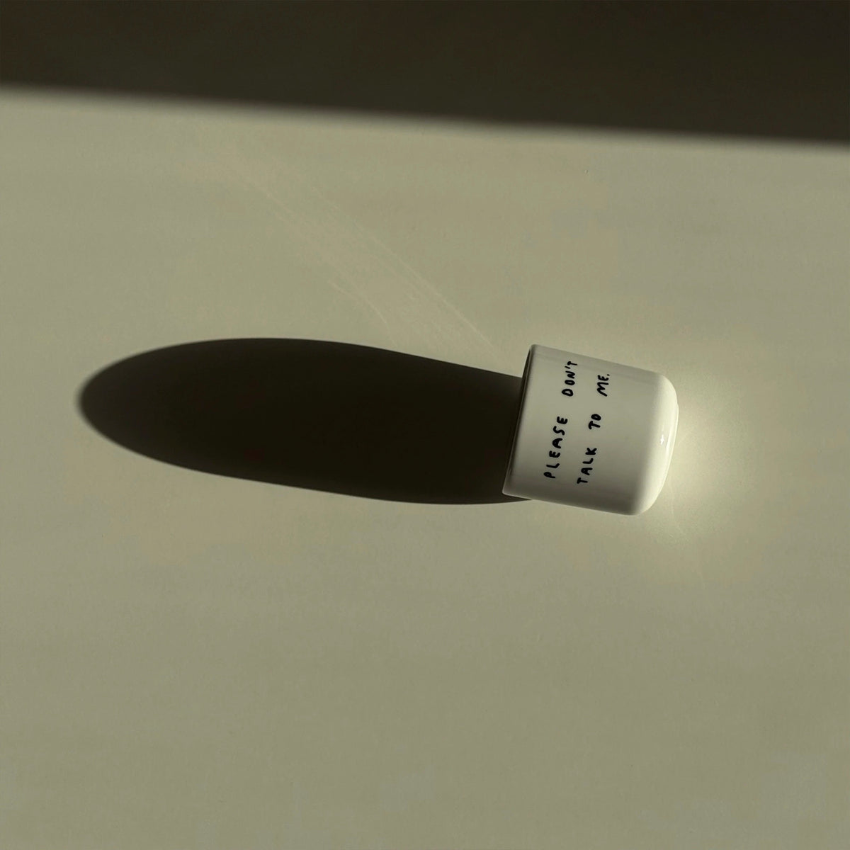 Porzellanbecher 'Please Don't Talk To Me' Yahya Studio