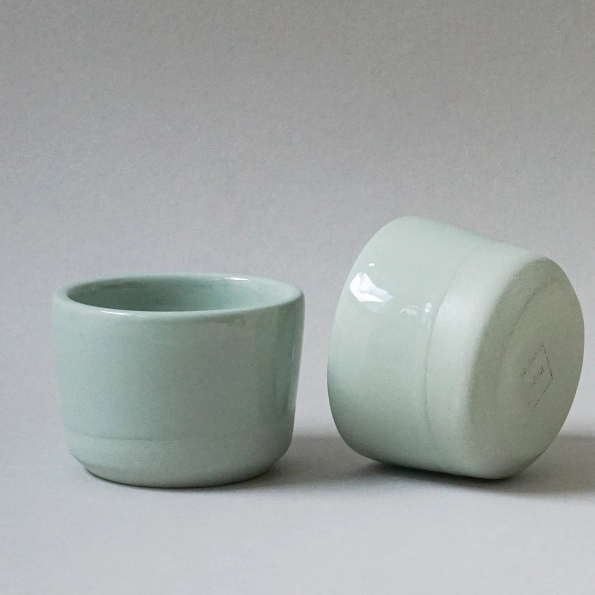 Cappuccino-Becher 'Lys' – Light Green indre Ceramics