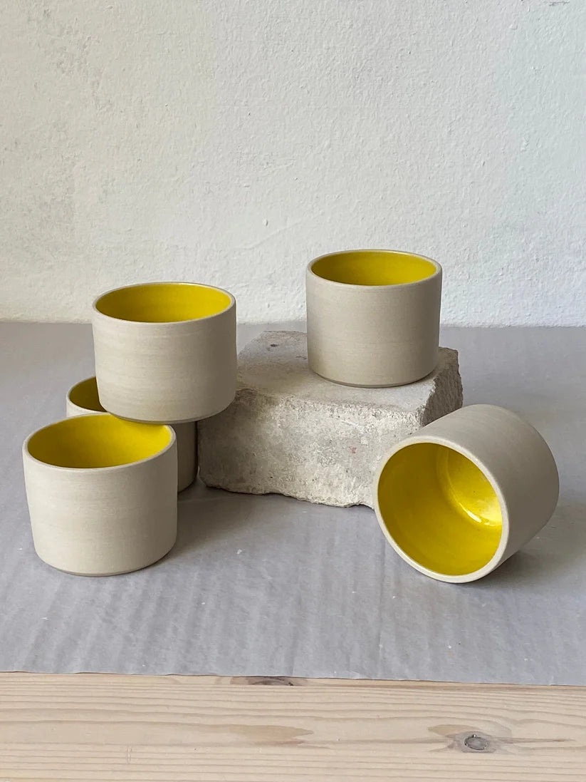 Becher 'Inu' – lemon sun Hallo Keramik
