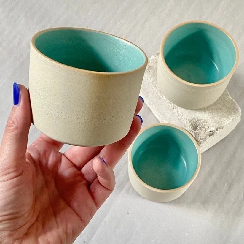 Becher 'Inu' – silky mint Hallo Keramik