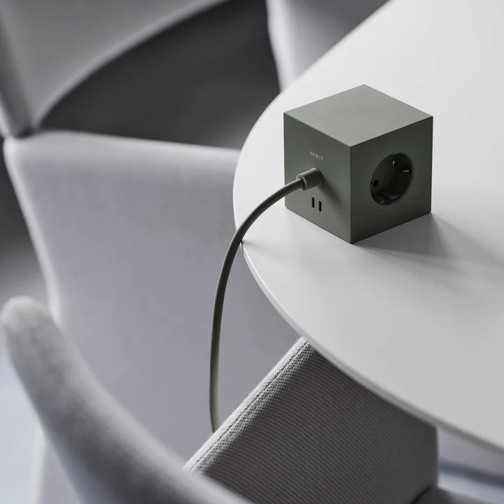 Steckdose 'Square 1' – Oak Green (mit Kabel) Avolt