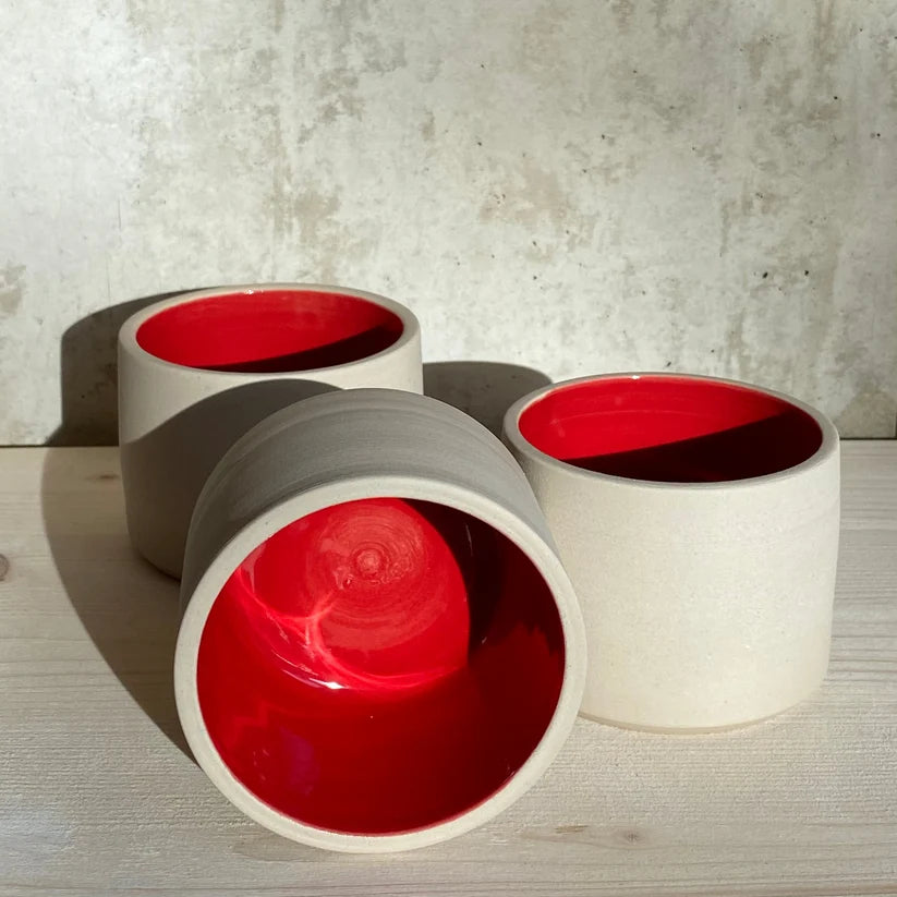 Becher 'Inu' – cosy red Hallo Keramik